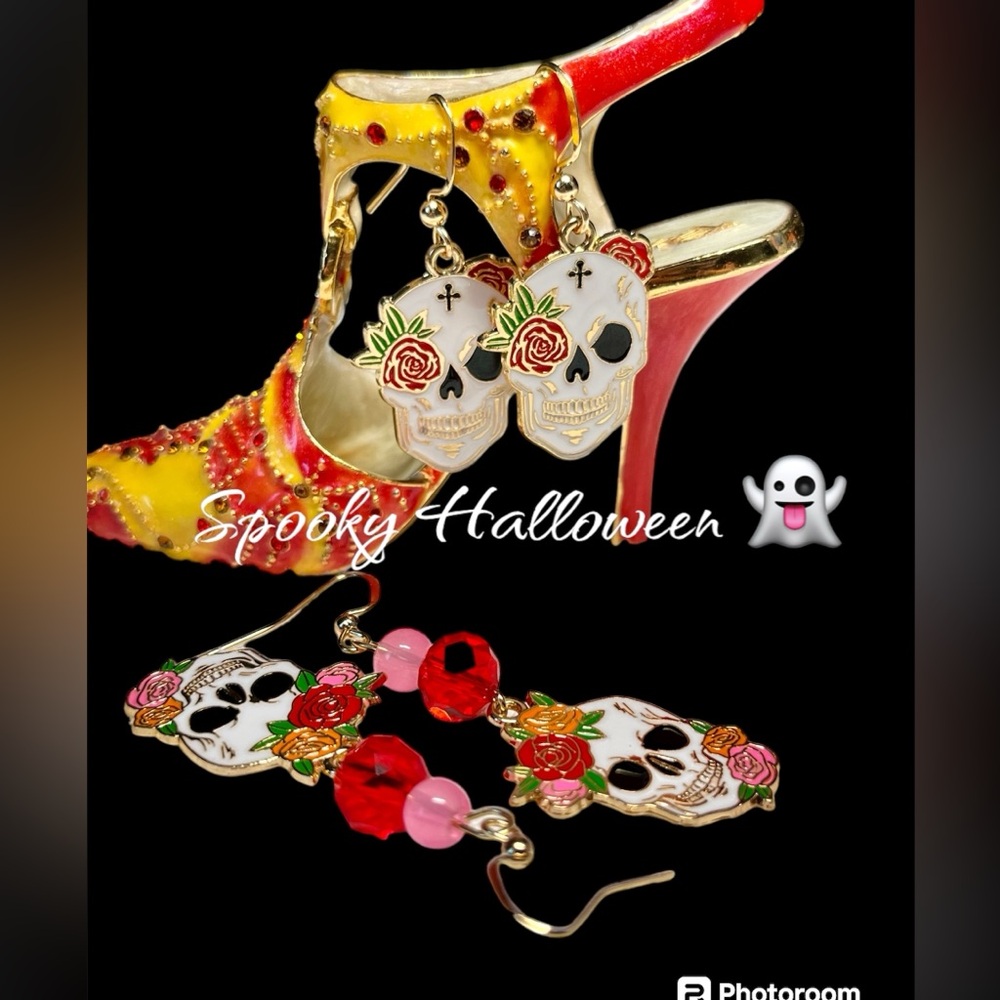 💀🎃 bright skull enamel -goth fashion/spooky/halloween